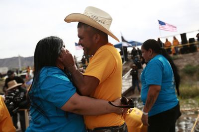 Mexican families get quick reunions with migrant relatives