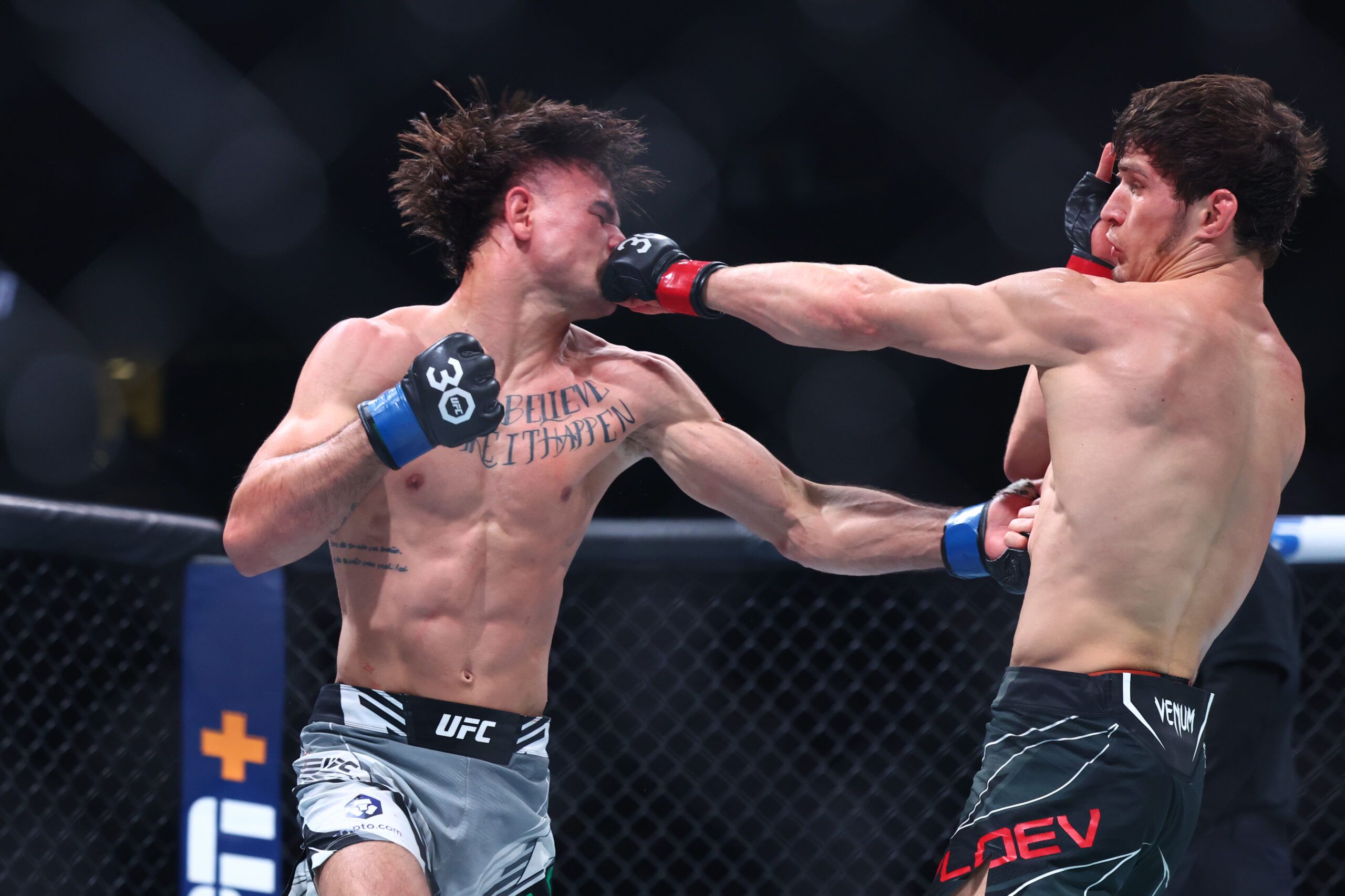 Movsar Evloev def. Diego Lopes at UFC 288 Best photos