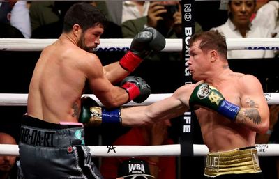Alvarez batters Ryder to retain undisputed super middleweight crown