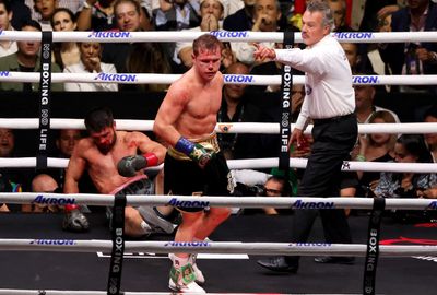 Canelo Alvarez fails to stop resilient John Ryder but wins easy decision