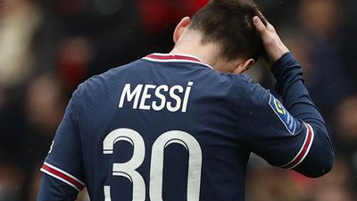 Messi goes punk as PSG veer into vaudeville