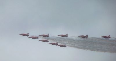 'UFO' spotted flying over Coronation as mystery object seen hovering ABOVE Red Arrows