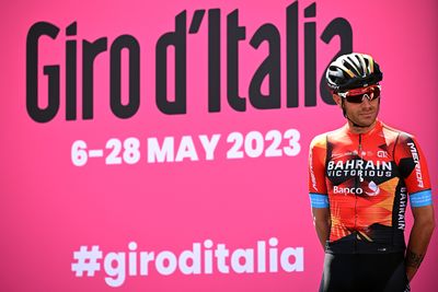CW Live: Jonathan Milan wins Giro d'Italia stage two; confusion surrounds KoM jersey; snow to force route change; Annemiek van Vleuten wins Vuelta Femenina; the cyclist with links to the Russian army