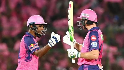 IPL 2023: Jos Buttler, Sanju Samson power RR to 214/2 against SRH