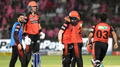 RR vs SRH Highlights: Sunrisers Hyderabad hunt down 215 to keep playoffs hopes alive, Rajasthan Royals lose three on the trot