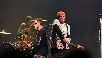 Blink-182 at United Center: Hitmaking lineup reunites, older but no more mature