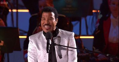 Lionel Richie confuses viewers with 'unrecognisable voice' as he sports youthful face