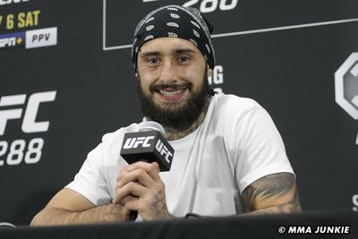 Charles Jourdain shut down Kron Gracie’s dated style, now wants Edson Barboza after UFC 288