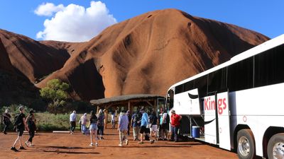 Uluru tourism climbing back to pre-pandemic levels, but visitors bypass Alice Springs