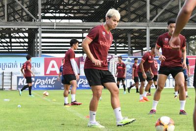 War Elephants take on Laos with semis on their mind