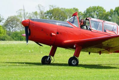 Vintage plane King learned to fly in takes to the sky for Coronation air show