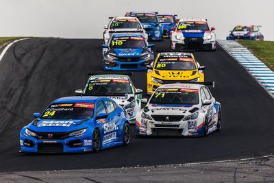 Thirteen cars for Phillip Island TCR round