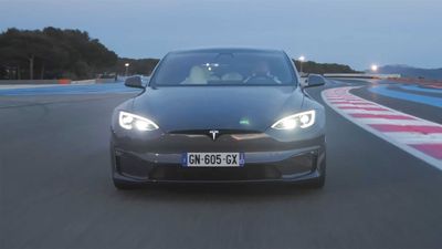 See Tesla Model S Plaid With Track Package Go Around F1 Circuit In Video Review