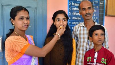 T.N. Class 12 results | Daughter of daily-wage labourer in Dindigul scores 600/600