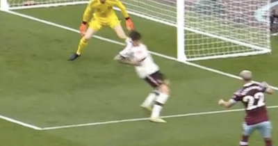 Ex-Premier League referee gives verdict on West Ham penalty claim vs Manchester United