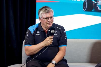 Alpine ‘amateurish’ criticisms don't heap pressure on F1 team, says Szafnauer