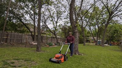 Husqvarna Lawn Xpert LE-322 review: achieve a beautifully manicured lawn with a self-propelled electric lawn mower