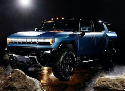 GMC’s Neptune-Themed Hummer EV Is a Bold, Blue, Off-Road Beast