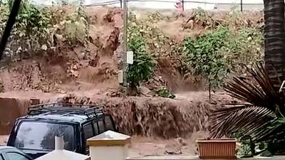 House collapses, lake breaches in Bengaluru after Monday rain