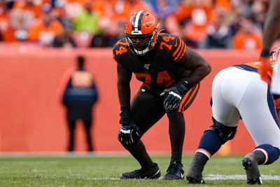Colts hosted free-agent OL Chris Hubbard for visit