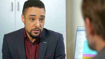Doctors spoilers: Sid Vere is worried about a stroke patient...