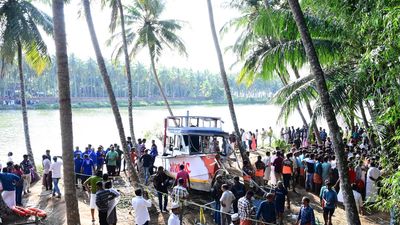 Tanur boat tragedy | Kerala HC initiates suo motu proceedings, seeks report from port officer
