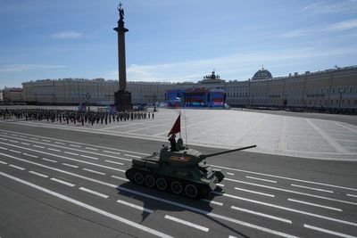 Putin mocked after single tank turns up for Russian Victory Day parade
