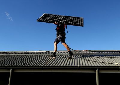 Households offered $1bn help in budget to install energy saving measures