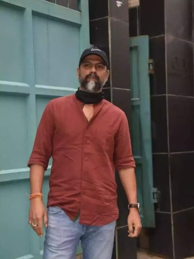 'Luka Chuppi' director Laxman Utekar's father passes away