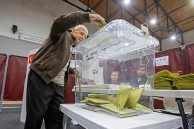 Turks abroad wrap up voting in landmark election