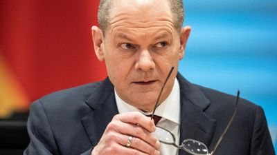 Germany's Scholz says EU must not be daunted by Russia, but urges reform of the bloc