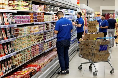 Carrefour opens first foreign supermarkets in Israel