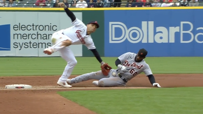 Tigers Outfielder’s Stolen Base Attempt Ended in the Worst Way Possible and MLB Fans Had Jokes