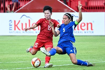 Philippines beat rivals Vietnam, but crash out of regional games