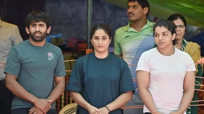 Wrestlers plan to make agitation pan-India post May 21 deadline; IOA's ad-hoc body nullifies WFI's circular to reschedule Pune Nationals