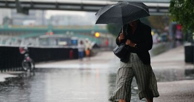 Flash flooding as thunderstorms batter parts of England before 20C weekend