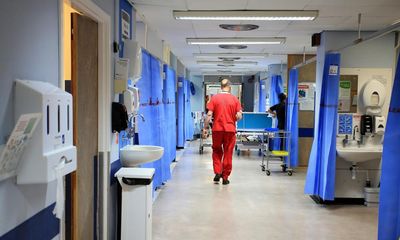 School-leavers could join NHS via apprenticeships in plan to fix staff shortages