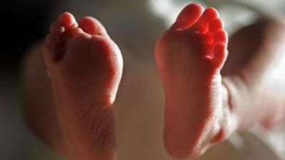 Baby born using three people’s DNA