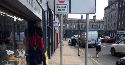 Concerned Edinburgh locals gobsmacked as council put new sign 'in middle of pavement'
