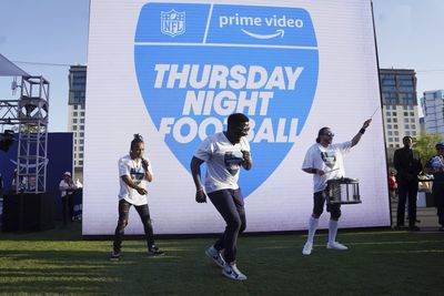 The NFL’s first Black Friday game (Jets-Dolphins!) led to so many Amazon jokes