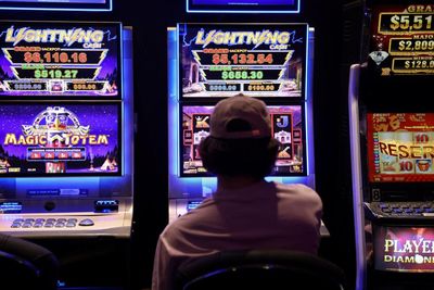 NSW government moves to ban political donations from clubs with poker machines