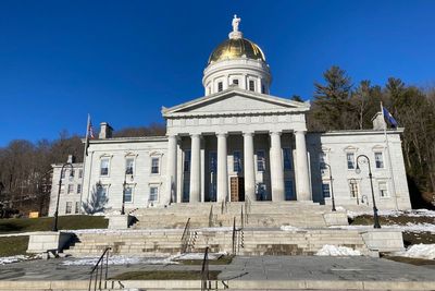 Vermont governor signs shield bills that protect providers who offer medicated abortion