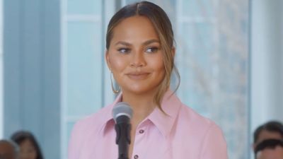 Chrissy Teigen Used A Photo To Clap Back At Fans Who Accused Her Of Faking Her Last Pregnancy