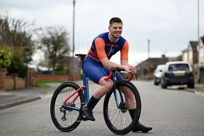 35-year-old British road bike 10-mile time trial record finally tumbles