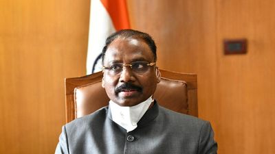 Need to revisit current railway projects, says CAG Murmu