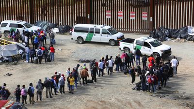 US bolsters border with Mexico as pandemic-era asylum rules expire