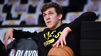 Look: Austin Reaves Impersonator Has No Trouble Breaching Security at Lakers’ Arena