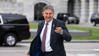 Scoop: Manchin flirts with Iowa voters