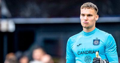 Manchester United interested in goalkeeper Bart Verbruggen