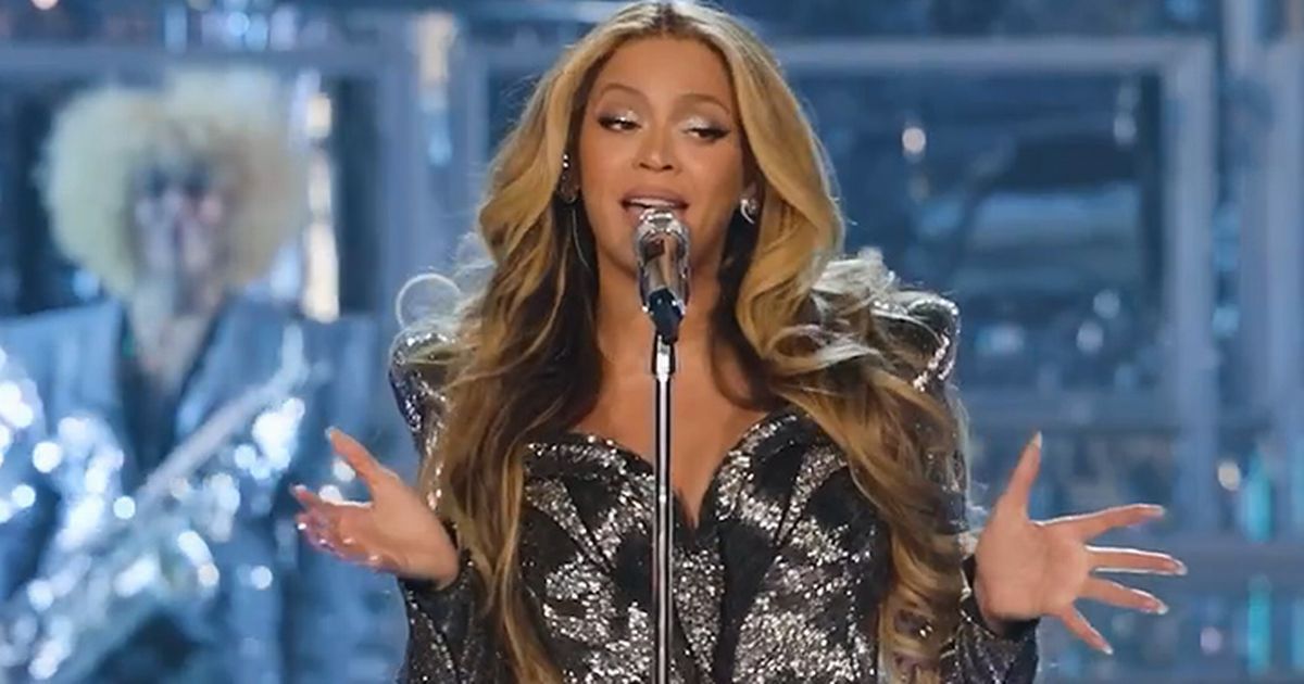 Beyonce convinces fans their phones are broken with…